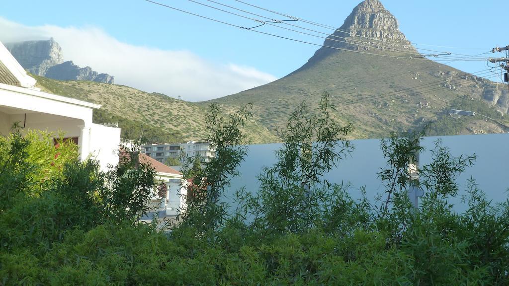 4 On Highworth Apartments And Studios Cape Town Room photo