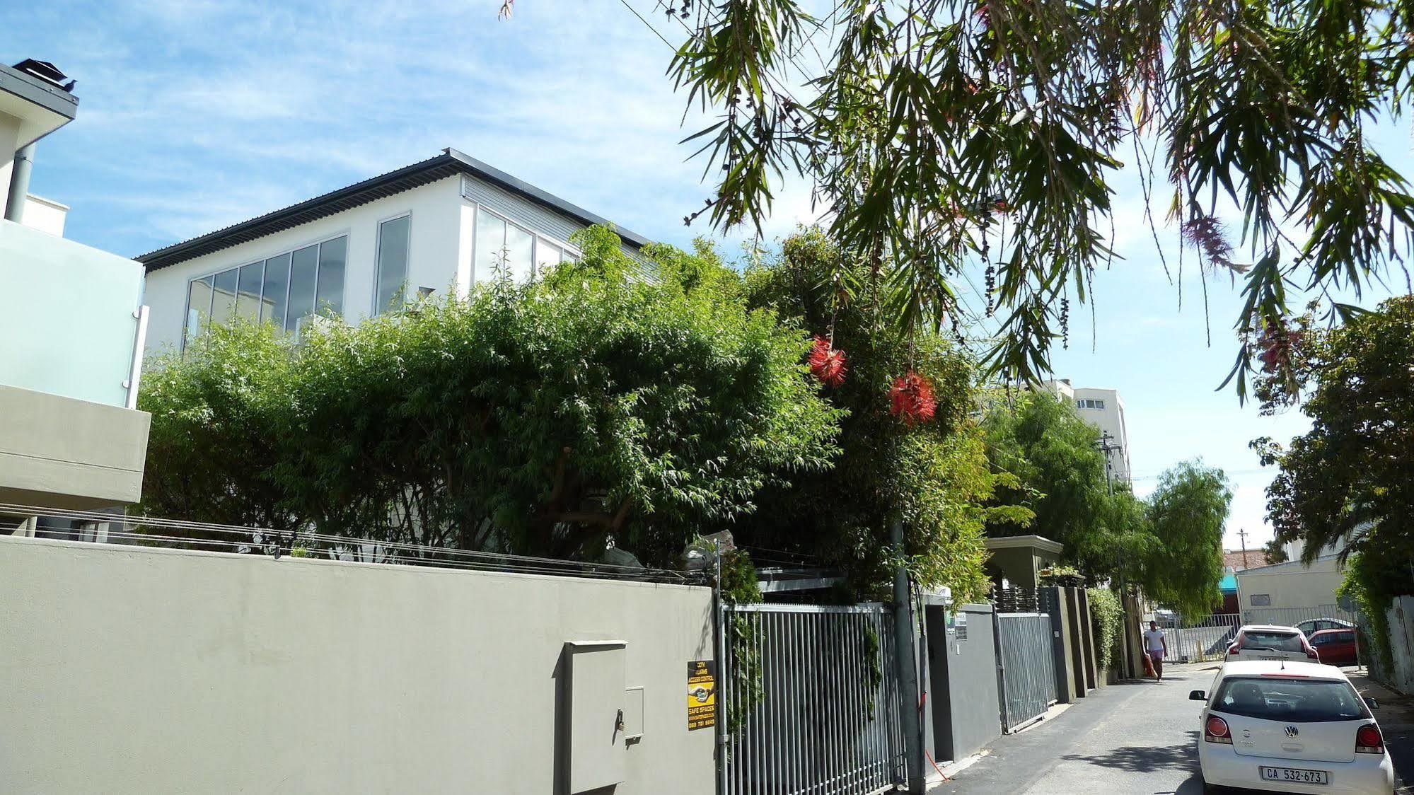 4 On Highworth Apartments And Studios Cape Town Exterior photo
