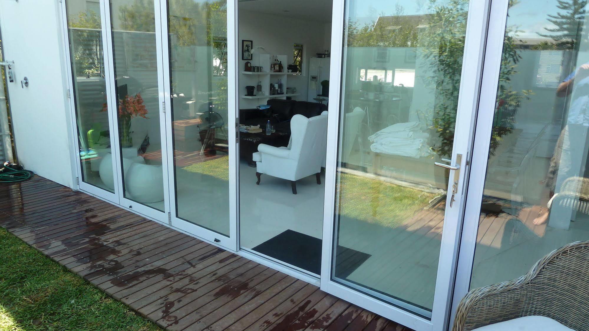 4 On Highworth Apartments And Studios Cape Town Exterior photo